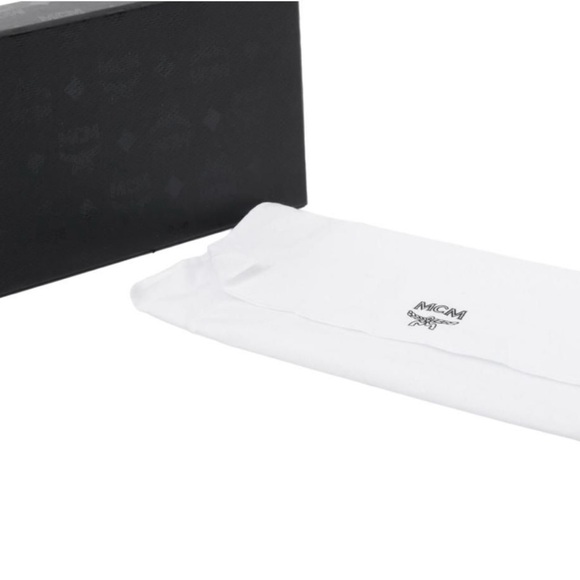 💯 Authentic MCM Brown Visetos Card Case, New With Tags   Unique and Rare item. - Picture 13 of 13